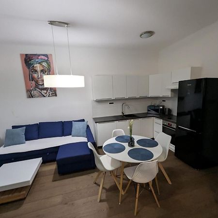 Fantabulous Downtown Abode W King Bed, 65" Tv, Washer And Tumble Dryer Загреб Екстер'єр фото
