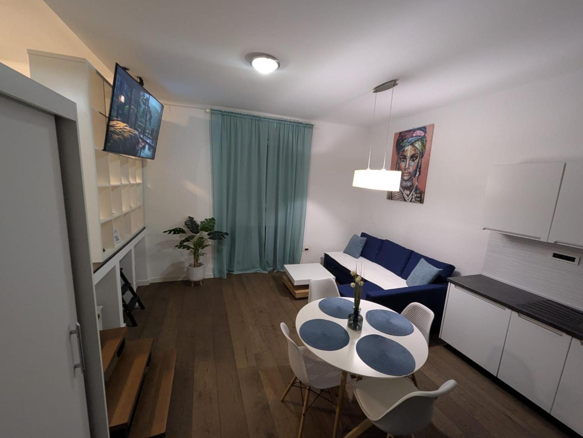 Fantabulous Downtown Abode W King Bed, 65" Tv, Washer And Tumble Dryer Загреб Екстер'єр фото